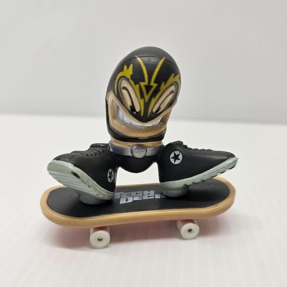 Tech Deck Dude Gray SLAM Magna Series Skate Crew 3 and Tech Deck Skateboard - Picture 1 of 4
